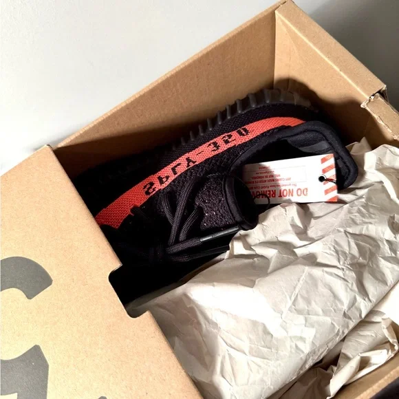 Yeezy Black and Red Interior Detail - Picture 8 of 10